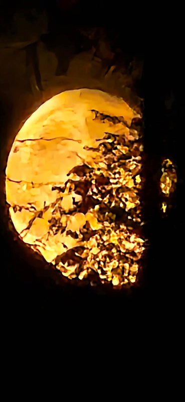 Golden light dissolution art
